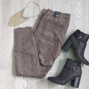 Kit From the Kloth Dayna Printed Skinny